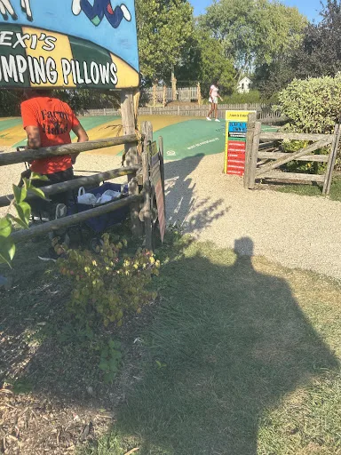Grounds and outdoor attractions at Siegel's Cottonwood Farm